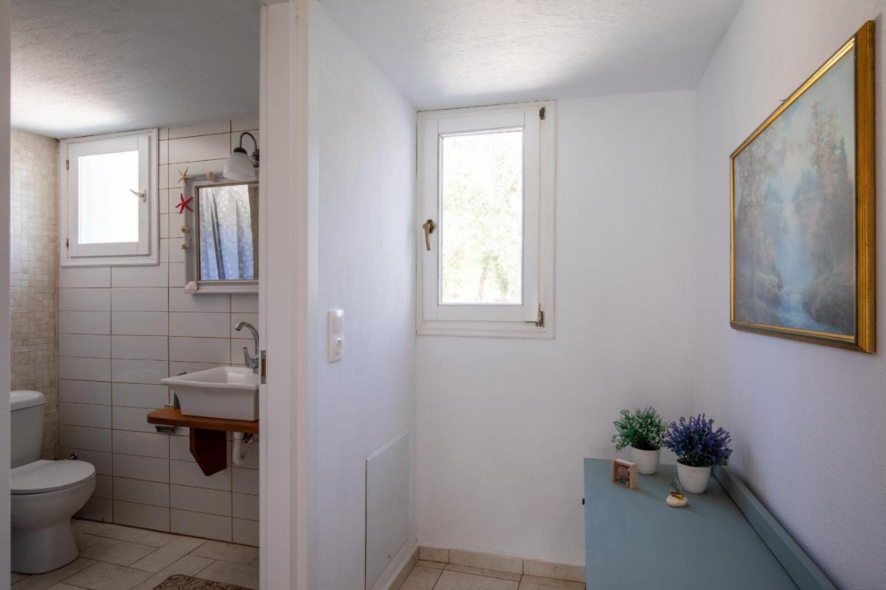 Skopelos Amigdalia Cottage ภายนอก รูปภาพ