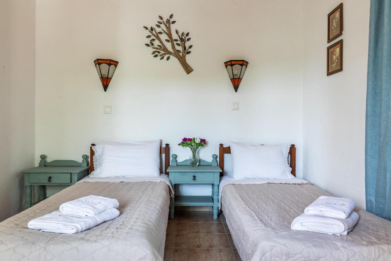 Skopelos Amigdalia Cottage ภายนอก รูปภาพ