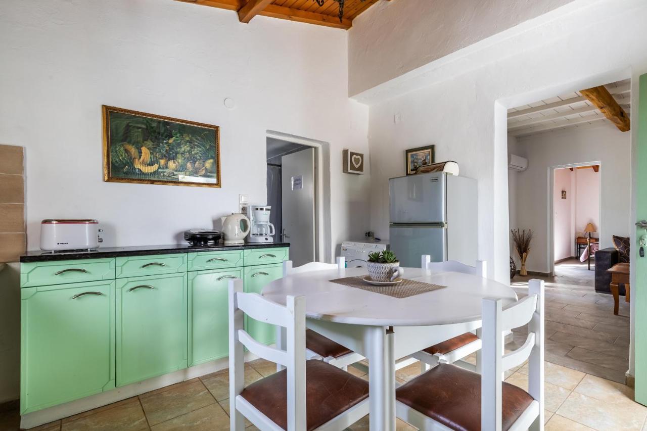 Skopelos Amigdalia Cottage ภายนอก รูปภาพ