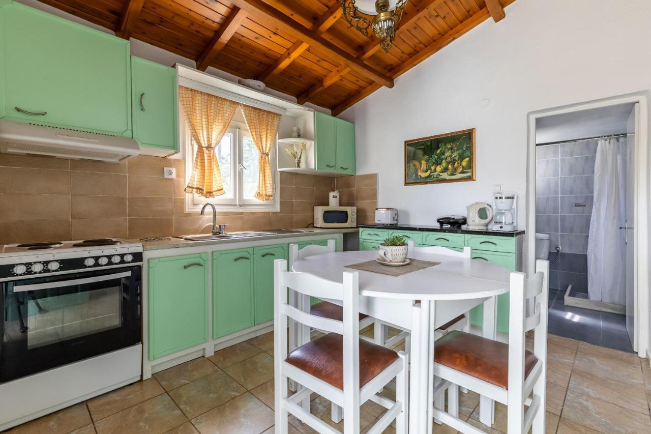 Skopelos Amigdalia Cottage ภายนอก รูปภาพ