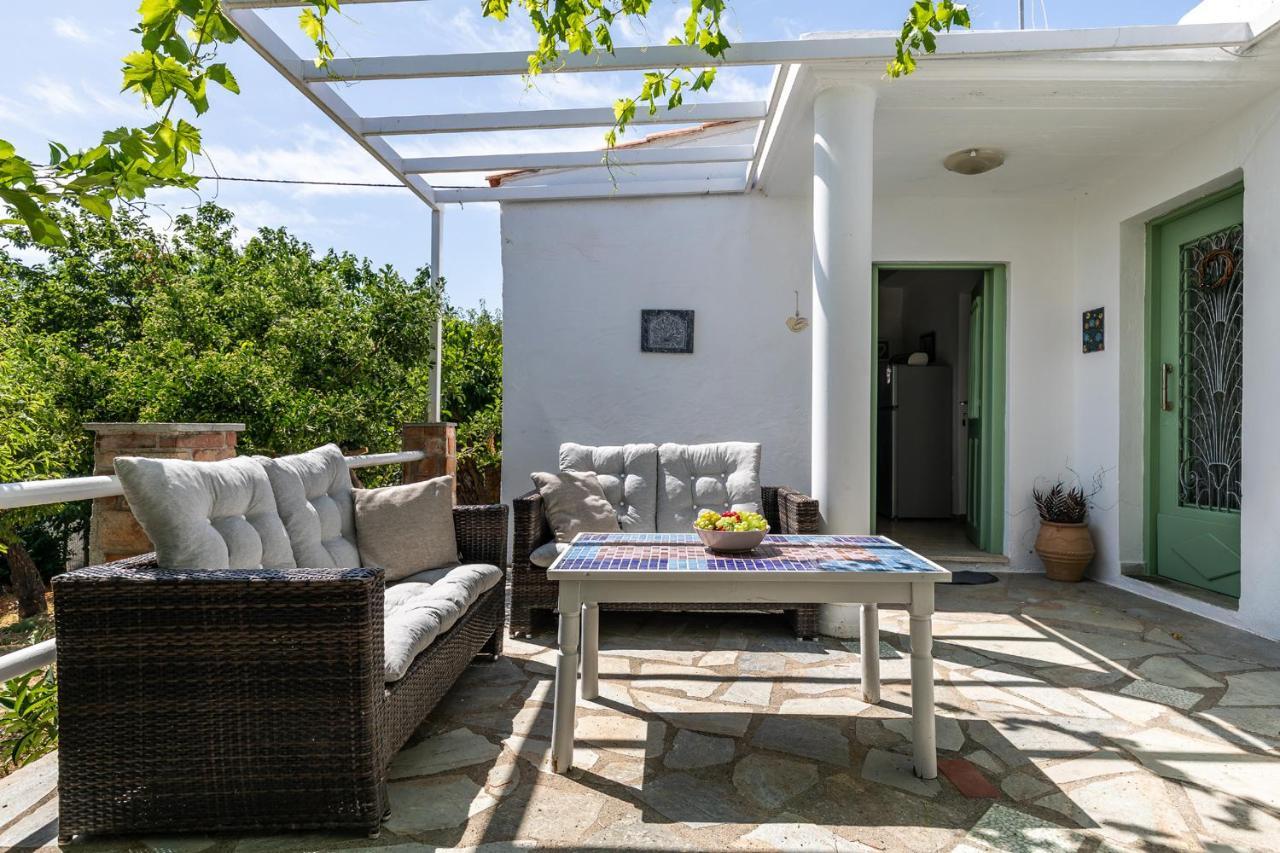 Skopelos Amigdalia Cottage ภายนอก รูปภาพ