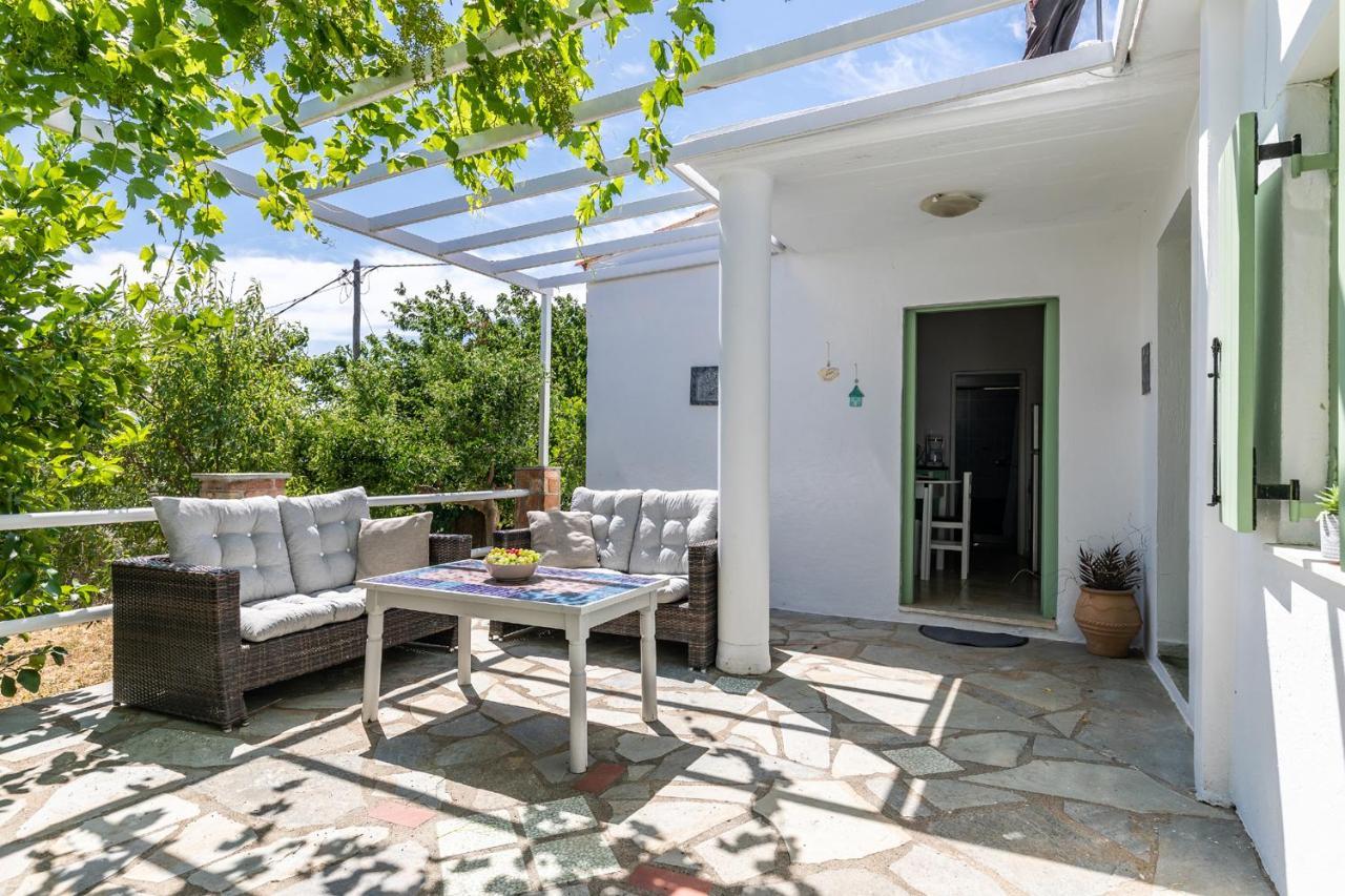 Skopelos Amigdalia Cottage ภายนอก รูปภาพ