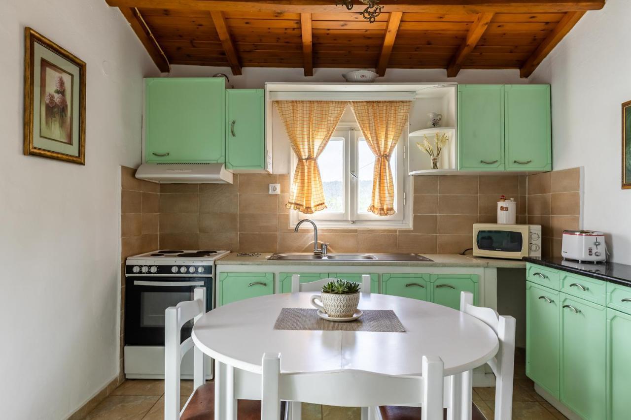 Skopelos Amigdalia Cottage ภายนอก รูปภาพ