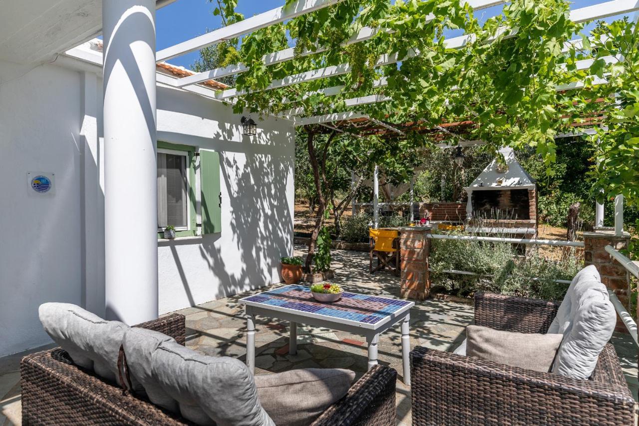 Skopelos Amigdalia Cottage ภายนอก รูปภาพ